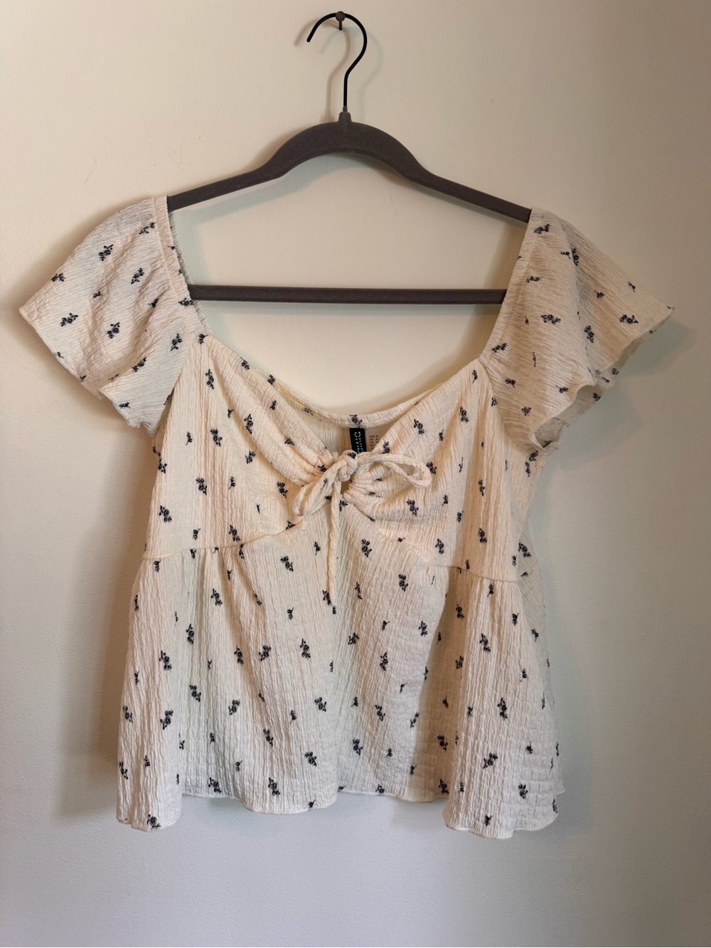 Women’s Cream Floral Tie-Front Short Sleeve Top - Size M
